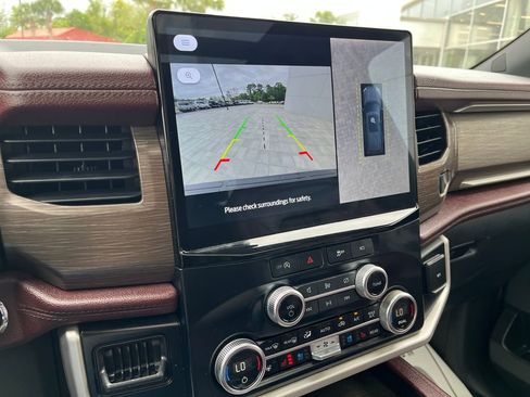 Used 2024 Ford Expedition Limited RWD image 25
