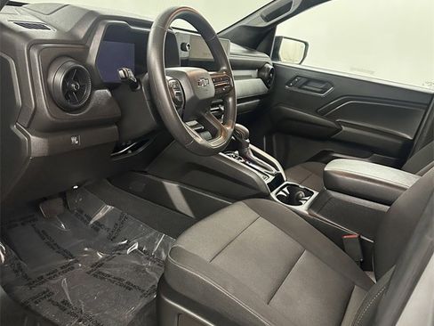 Used 2023 Chevrolet Colorado Trail Boss image 11