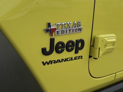 Used 2022 Jeep Wrangler Willys image 13