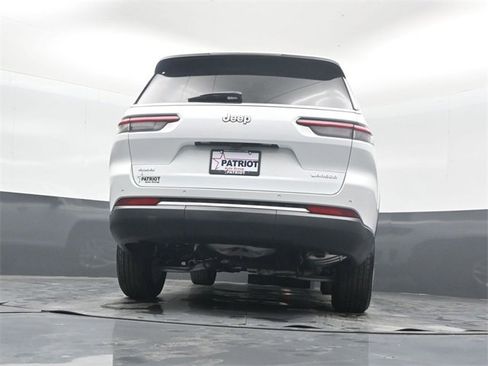 New 2025 Jeep Grand Cherokee L Laredo image 41