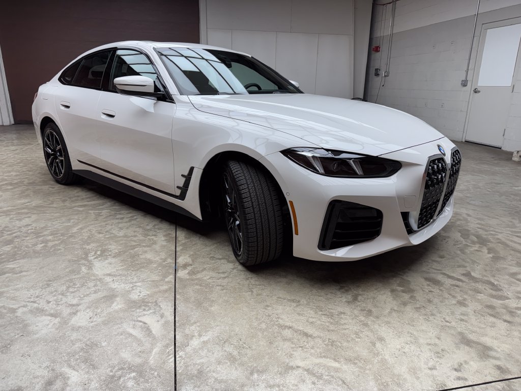 Used 2026 BMW 430i xDrive w/ M Sport Package AWD/4WD image 7