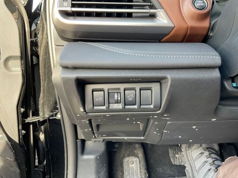 Used 2025 Subaru Outback Touring w/ Popular Package #2 image 6