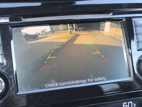 Used 2019 Nissan Rogue SV image 7