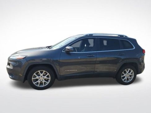Used 2016 Jeep Cherokee Latitude FWD image 5
