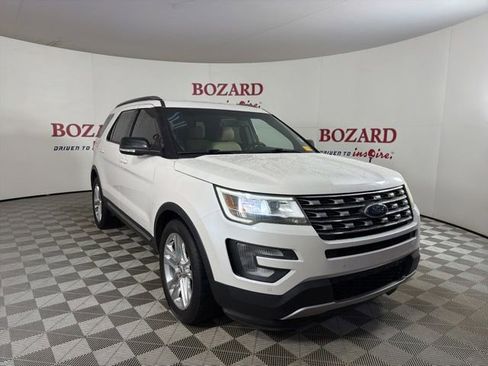 Used 2017 Ford Explorer XLT w/ Equipment Group 202A FWD image 1