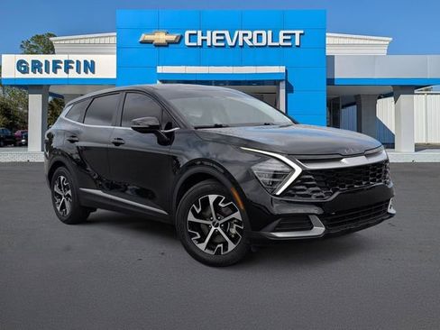 Used 2025 Kia Sportage EX FWD image 2