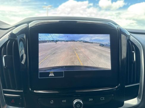 Used 2023 Chevrolet Traverse LT FWD image 44