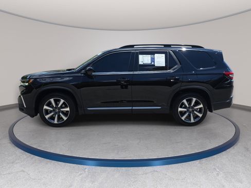 Certified 2025 Honda Pilot Elite image 9