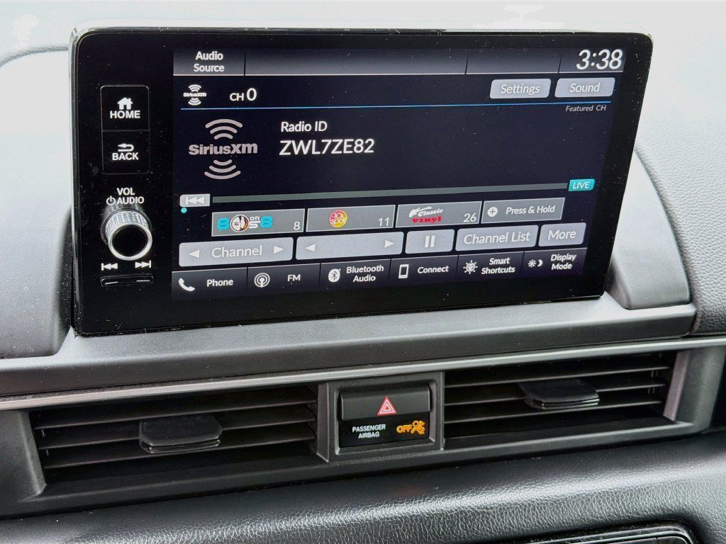 Used 2025 Honda Pilot EX-L image 12