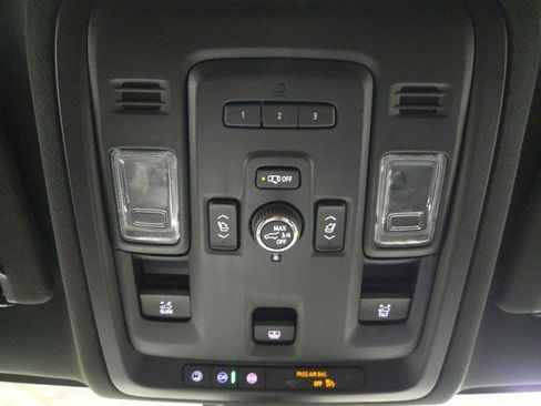 Used 2022 Chevrolet Tahoe Z71 w/ Z71 Off-Road Package image 31