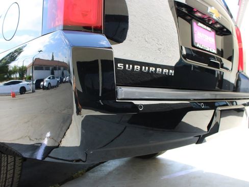 Used 2019 Chevrolet Suburban LT image 11