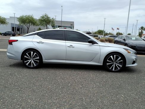 Used 2022 Nissan Altima 2.5 SR FWD image 8