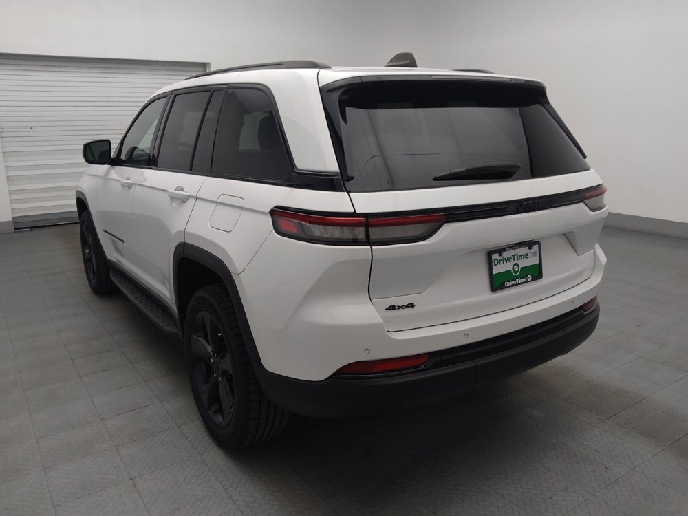 Used 2023 Jeep Grand Cherokee Altitude AWD/4WD image 5