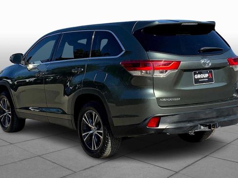 Used 2019 Toyota Highlander LE FWD image 11