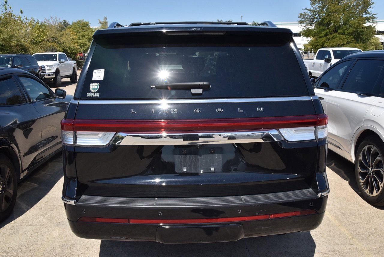 Used 2022 Lincoln Navigator Black Label AWD/4WD image 8