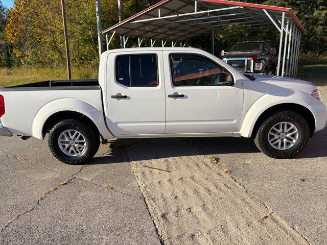Used 2016 Nissan Frontier SV AWD/4WD image 2