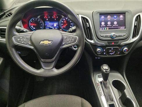 Used 2020 Chevrolet Equinox LT image 22