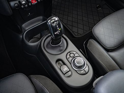 Used 2024 MINI Cooper S w/ Signature Upholstery Package image 33