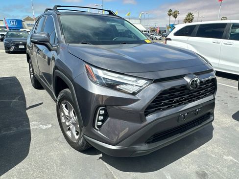 Used 2023 Toyota RAV4 XLE AWD/4WD image 2