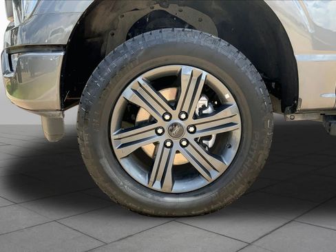 Used 2023 Ford F150 Lariat AWD/4WD image 11