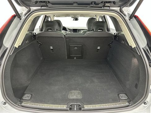 Certified 2025 Volvo XC60 B5 Plus image 24