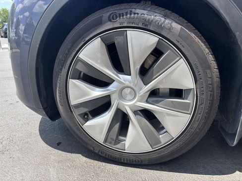 Used 2023 Tesla Model Y Long Range AWD/4WD image 14