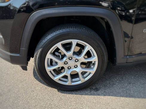 Used 2023 Jeep Compass Latitude AWD/4WD image 18