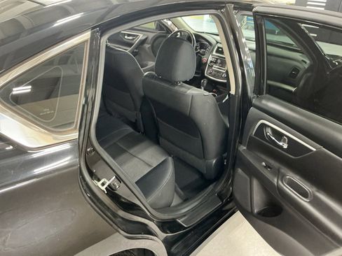 Used 2017 Nissan Altima 2.5 SR w/ Midnight Edition Package image 14
