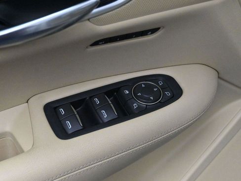 Used 2019 Cadillac XT5 Luxury FWD image 10