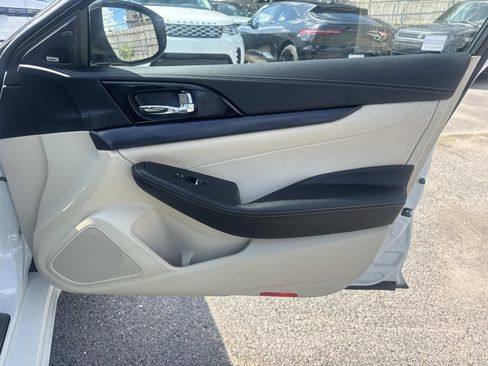 Used 2023 Nissan Maxima Platinum w/ Sport Mat Group FWD image 14