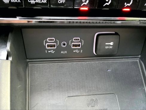 Certified 2025 Jeep Grand Cherokee Altitude image 29