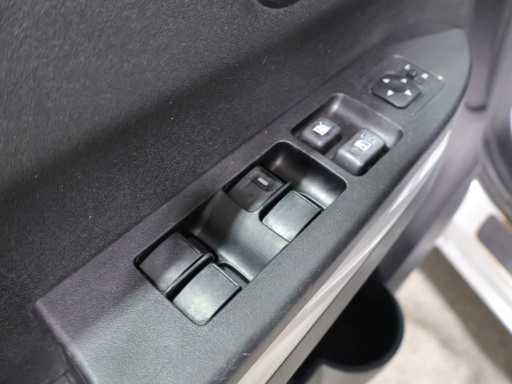 Used 2008 Mitsubishi Endeavor LS AWD/4WD image 20