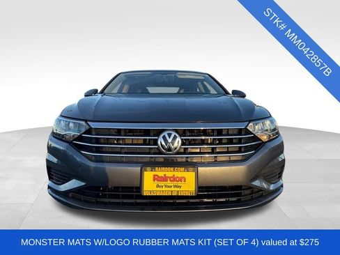 Used 2021 Volkswagen Jetta SE image 2