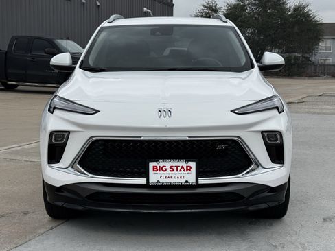 Used 2024 Buick Encore GX Sport Touring image 3