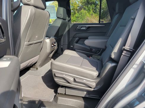 Used 2026 Chevrolet Tahoe Z71 w/ Comfort Package image 34