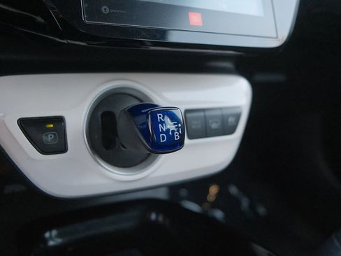 Used 2017 Toyota Prius Prime Advanced image 22