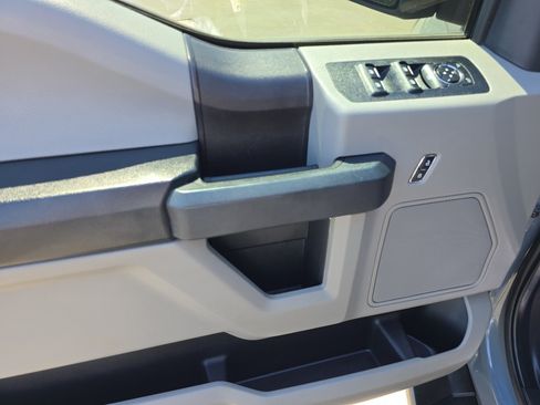 Used 2019 Ford F150 XL w/ Equipment Group 101A Mid AWD/4WD image 12