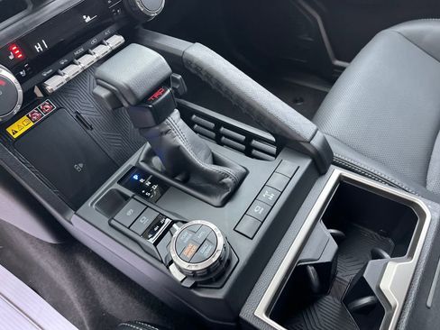 Certified 2025 Toyota 4Runner TRD Off-Road Premium image 32