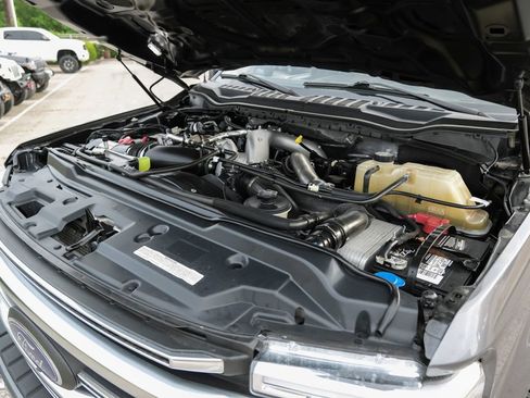 Used 2021 Ford F250 Platinum w/ FX4 Off-Road Package image 59