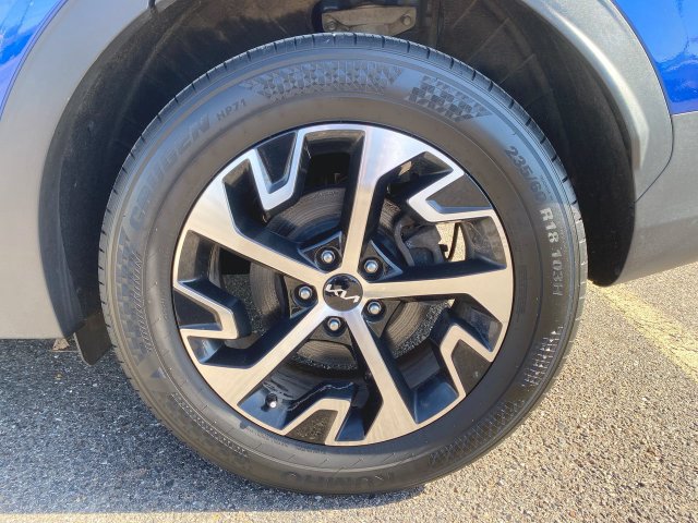 Used 2025 Kia Sportage EX AWD/4WD image 31