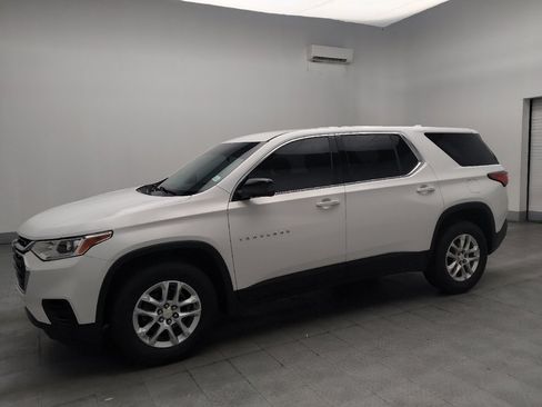 Used 2018 Chevrolet Traverse LS FWD image 2