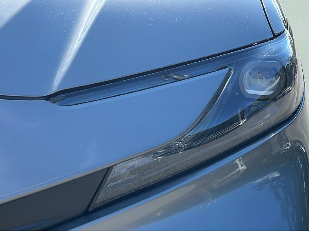 Used 2025 Toyota Camry SE FWD image 22