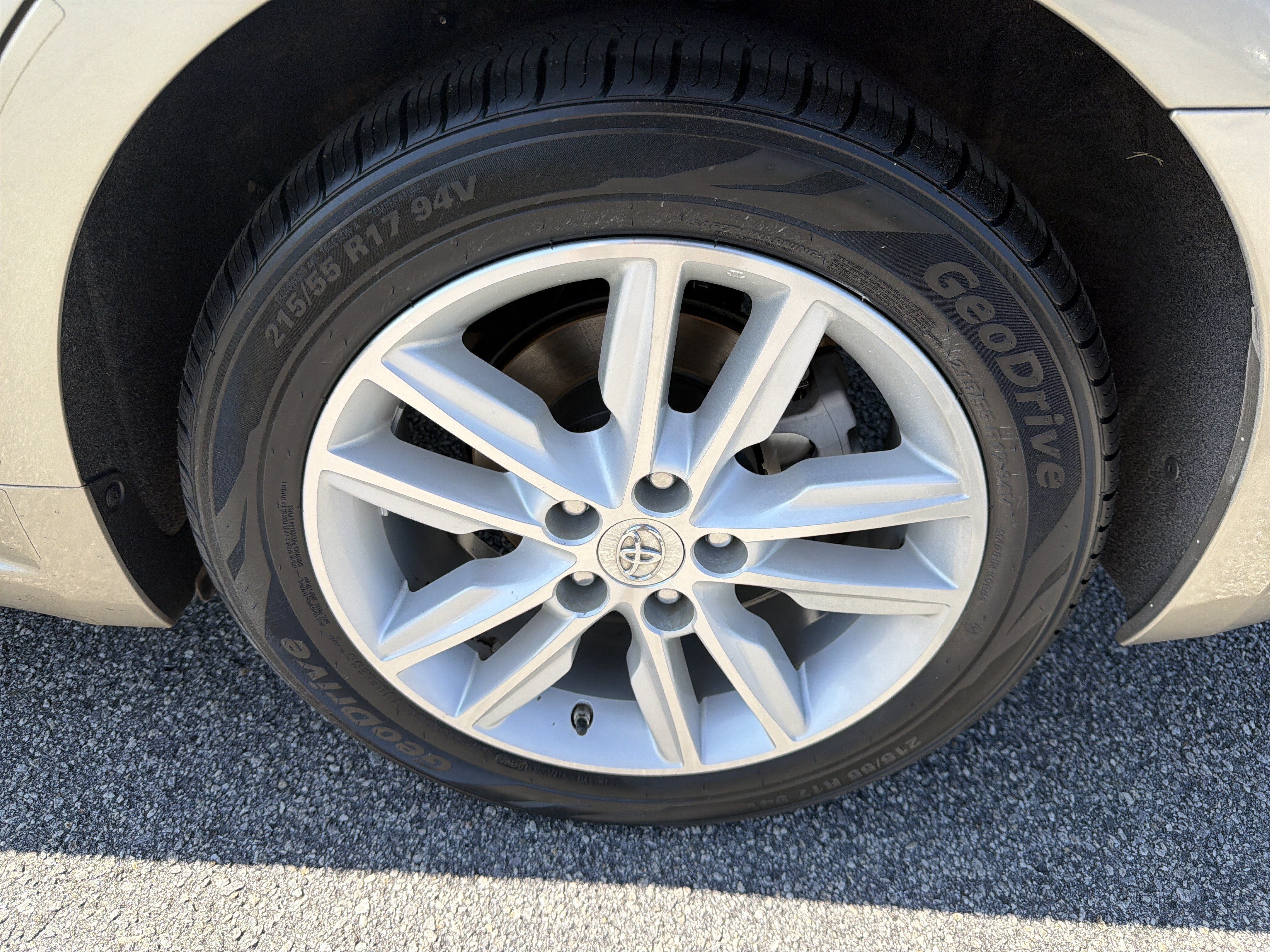 Used 2014 Toyota Avalon XLE FWD image 29