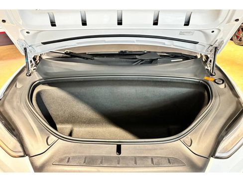 Used 2023 Tesla Model X image 4