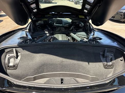 Used 2024 Chevrolet Corvette Stingray Premium Cpe w/ Z51 Performance Package RWD image 11