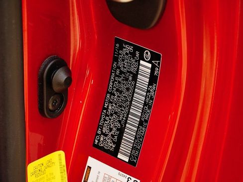 Used 2017 Lexus RC 200t image 31