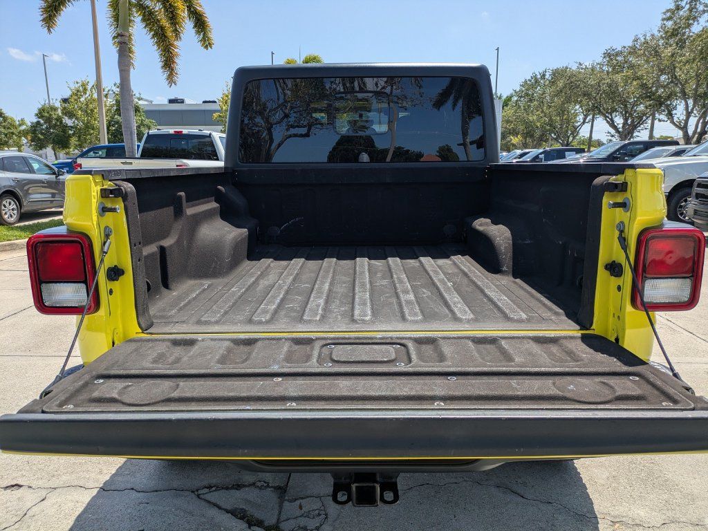 Used 2023 Jeep Gladiator Sport AWD/4WD image 15