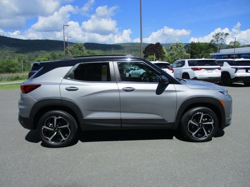 Certified 2023 Chevrolet TrailBlazer RS w/ Convenience Package AWD/4WD image 4