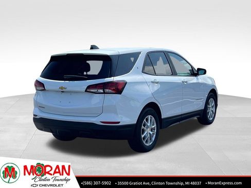 Certified 2024 Chevrolet Equinox LS w/ LS Convenience Package FWD image 4