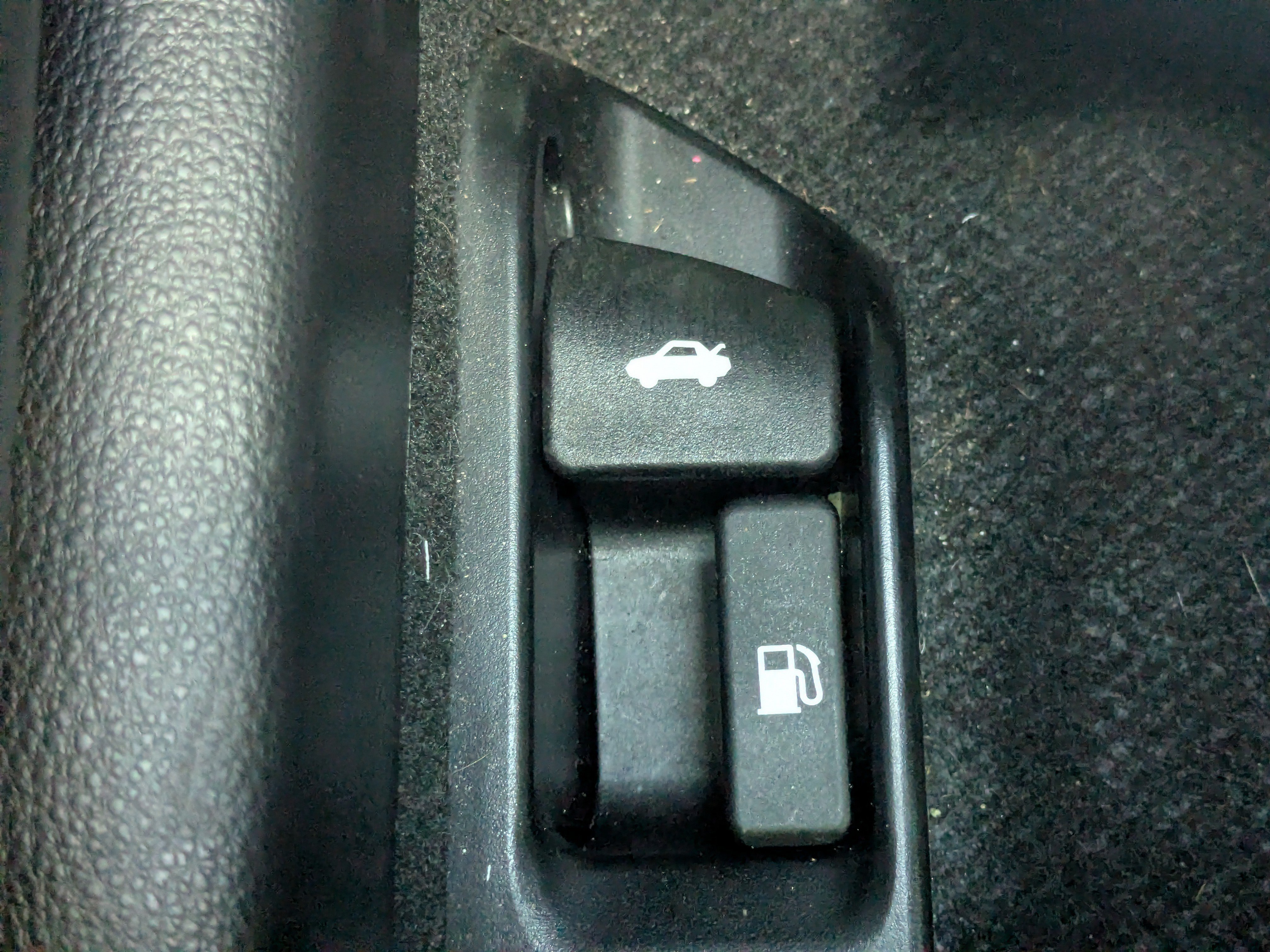 Used 2025 Toyota Corolla LE FWD image 34